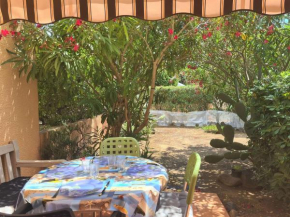Studio mezzanine avec terrasse près de la plage - 4 couchages, parking privé - FR-1-249-394
